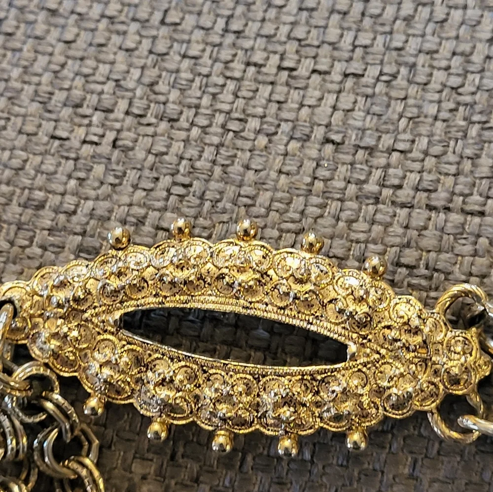 Trifari Vintage Goldtone Double Chain Eye Medallion Adjustable Link Belt